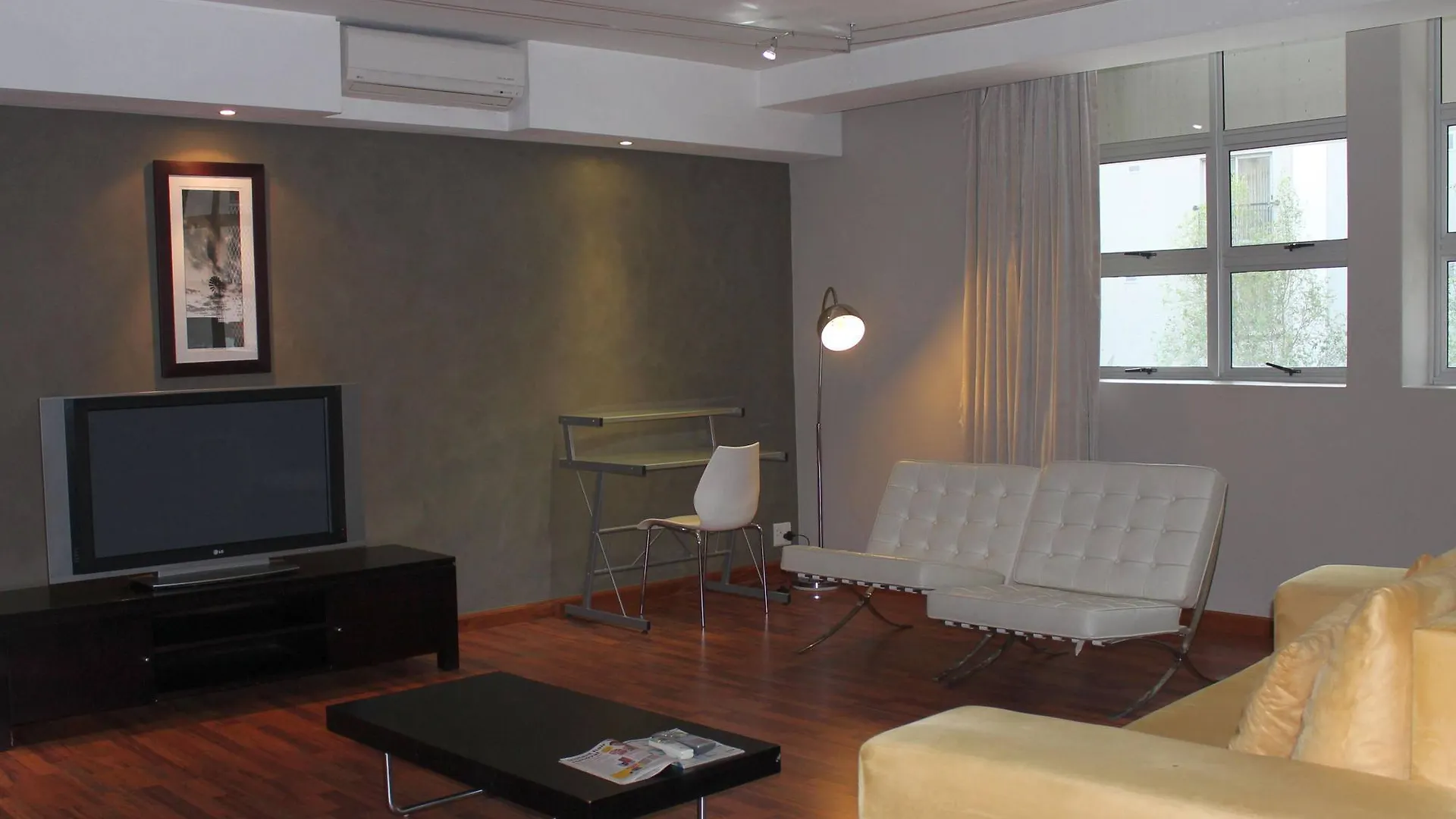 Circa Luxury Apartment Hotel Le Cap 4*,