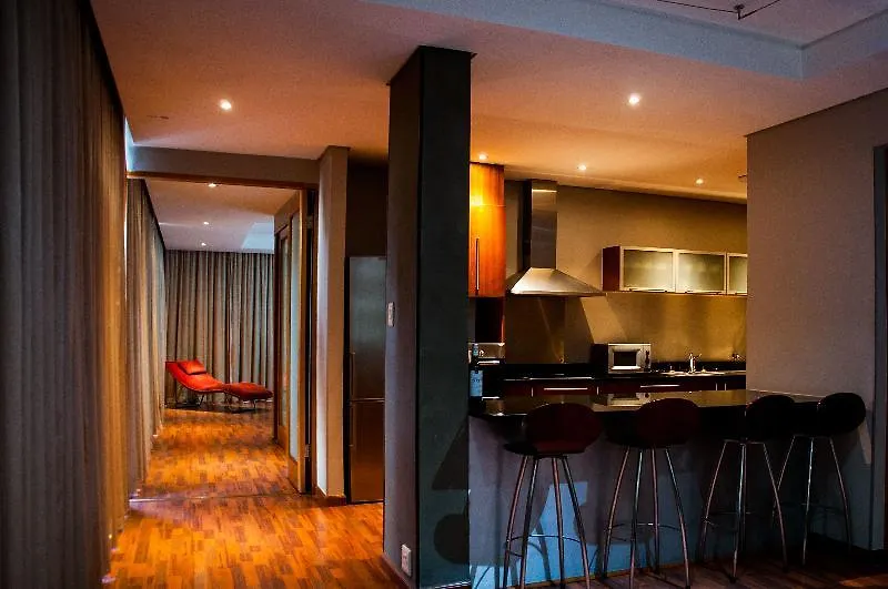 Circa Luxury Apartment Hotel Cape Town 4*,